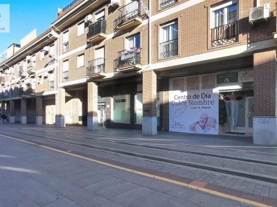 Local comercial zona Iglesia San Miguel Armilla-01277-1
